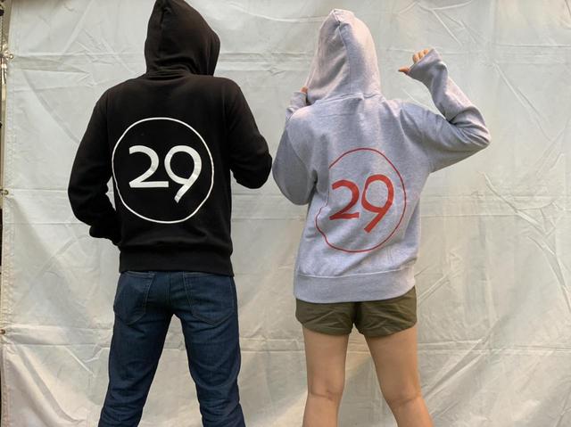 画像: 「ヴィレッジヴァンガード」×「肉フェス」パーカーはカップルや家族におすすめ！