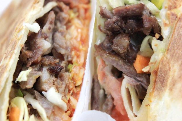 画像: 黒毛和牛に野菜もたっぷり詰め込んで完成！